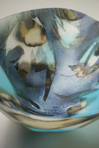 Amanda Simmons - Arctic Tern Vessel - Kilnformed Glass - Gallery TEN - Contemporary Glass Art - Homo Faber